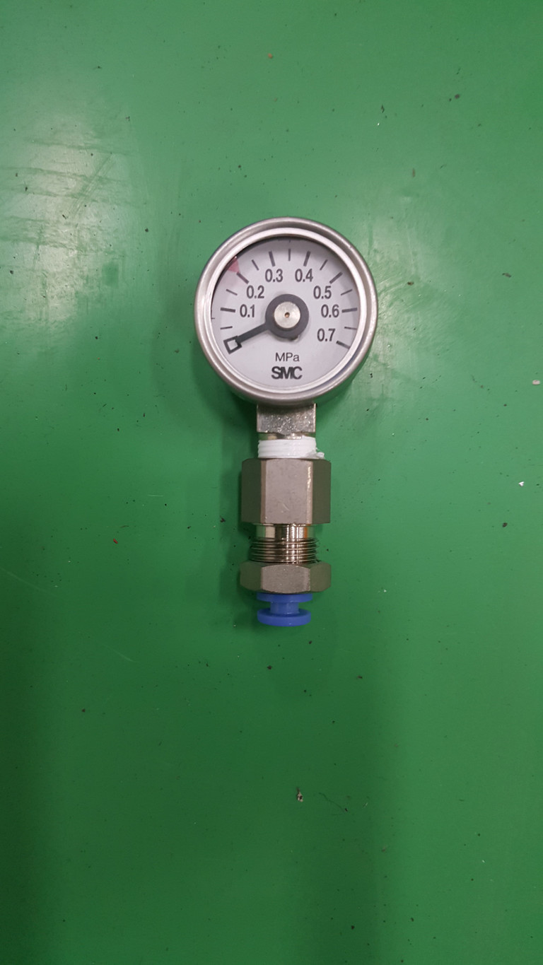 SMC PRESSURE GAUGE